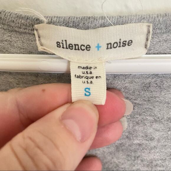 Silence + Noise Urban Outfitters Anthro Draped Twist Front Blouse S - Picture 3 of 6